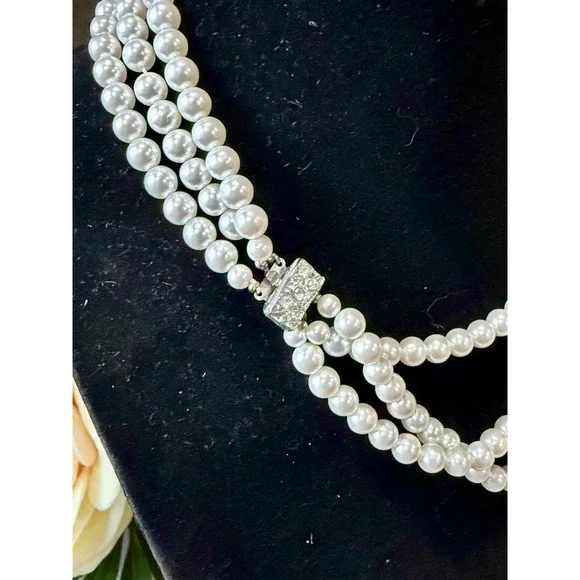 VTG Triple Strand Faux Pearl Necklace Crystal Clasp Bridal Wedding Jewelry - Picture 5 of 10